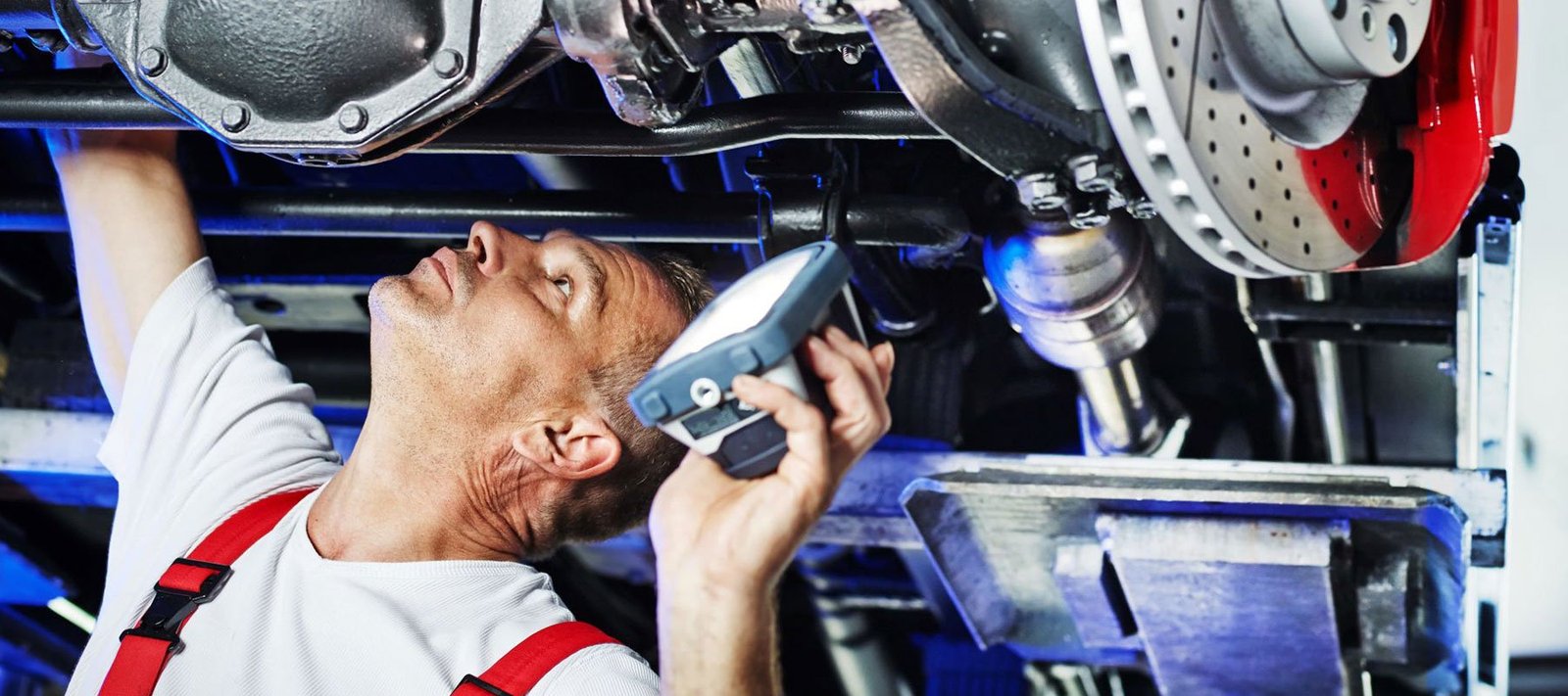 Centro Automotivo (11) 2213-6160 Tudo para o seu carro você encontra aqui. Todas as peças e serviços com garantia. A maior varejista do Brasil, Pensou mecânica, pintura e tudo mais. Visite já, nossa oficina. Av Inconfidência Mineira 258 Vila Rica SP.